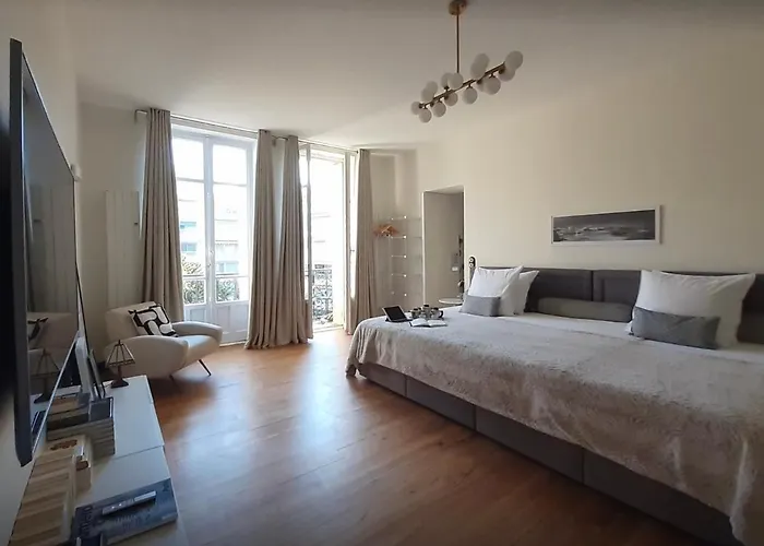 Sublime Centre, Parc Et Parking